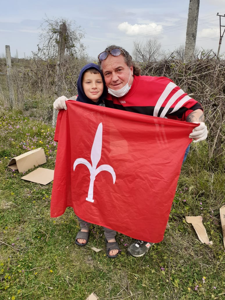 Consegna aiuti alle famiglie albanesi
